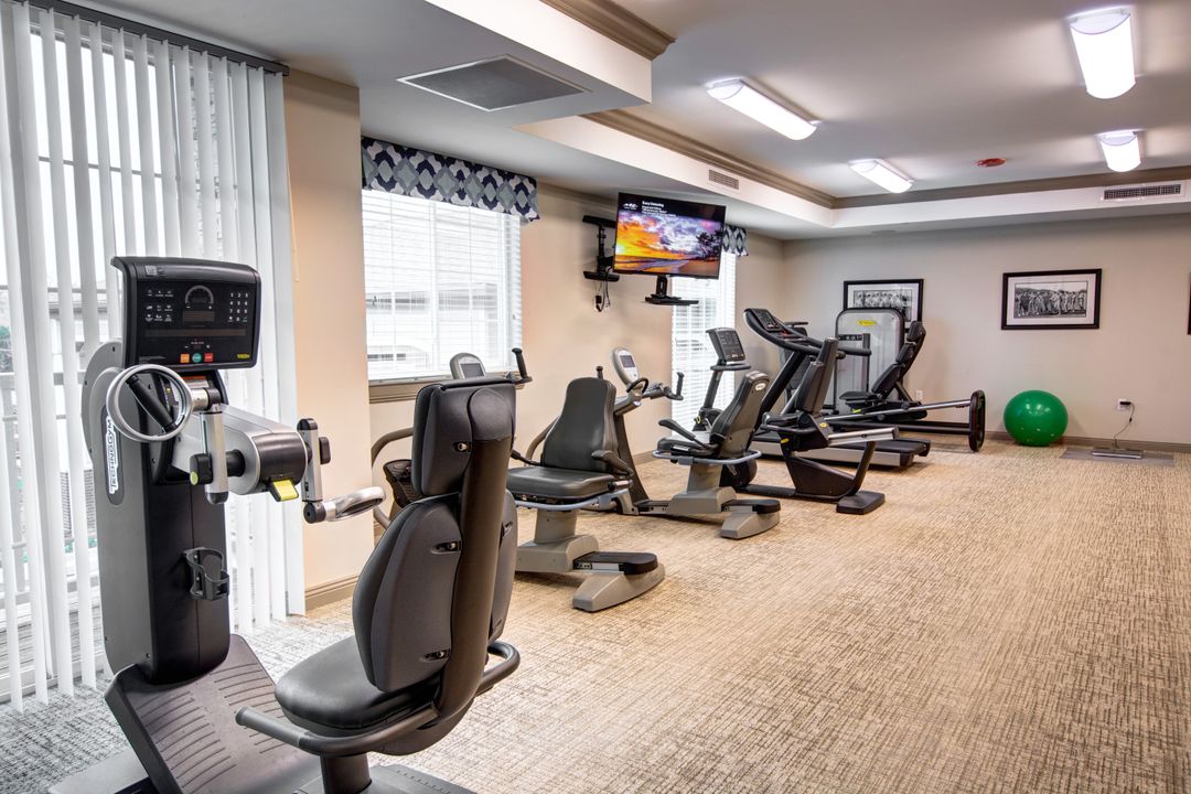 Burr Ridge Senior Living (UPDATED) - Get Pricing, See 41 Photos & See ...