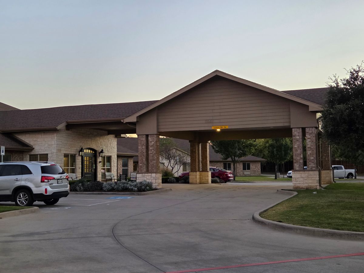 Legend Oaks Healthcare and Rehabilitation of Fort Worth 1
