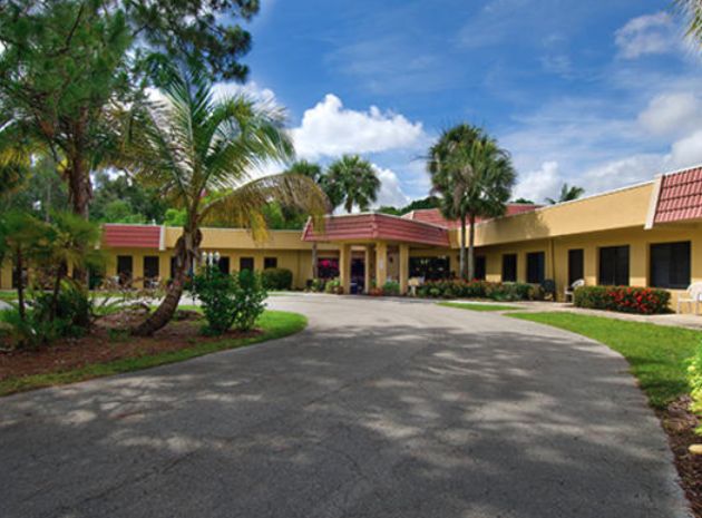 Noble Senior Living at Fort Myers 1