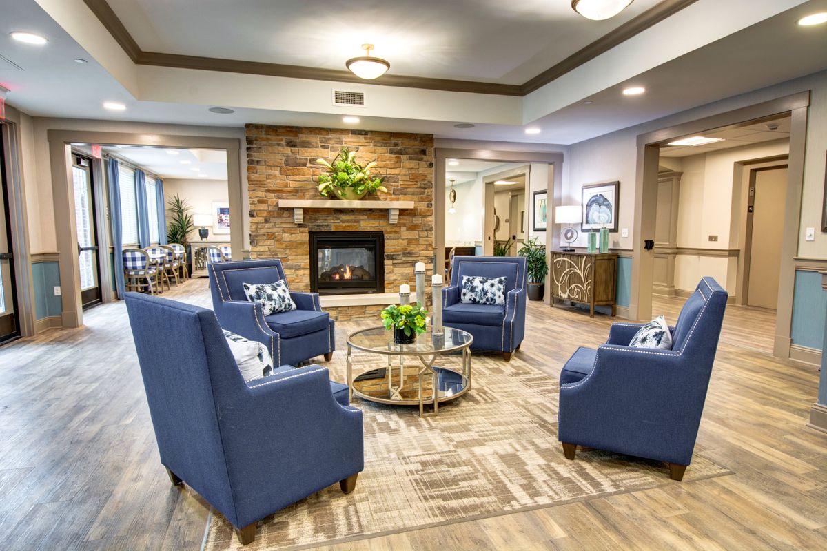Burr Ridge Senior Living (UPDATED) - Get Pricing, See 41 Photos & See ...