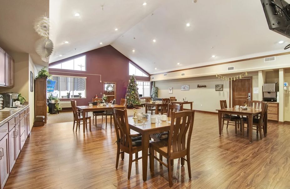 Suite Living Senior Care - Vadnais Heights 4
