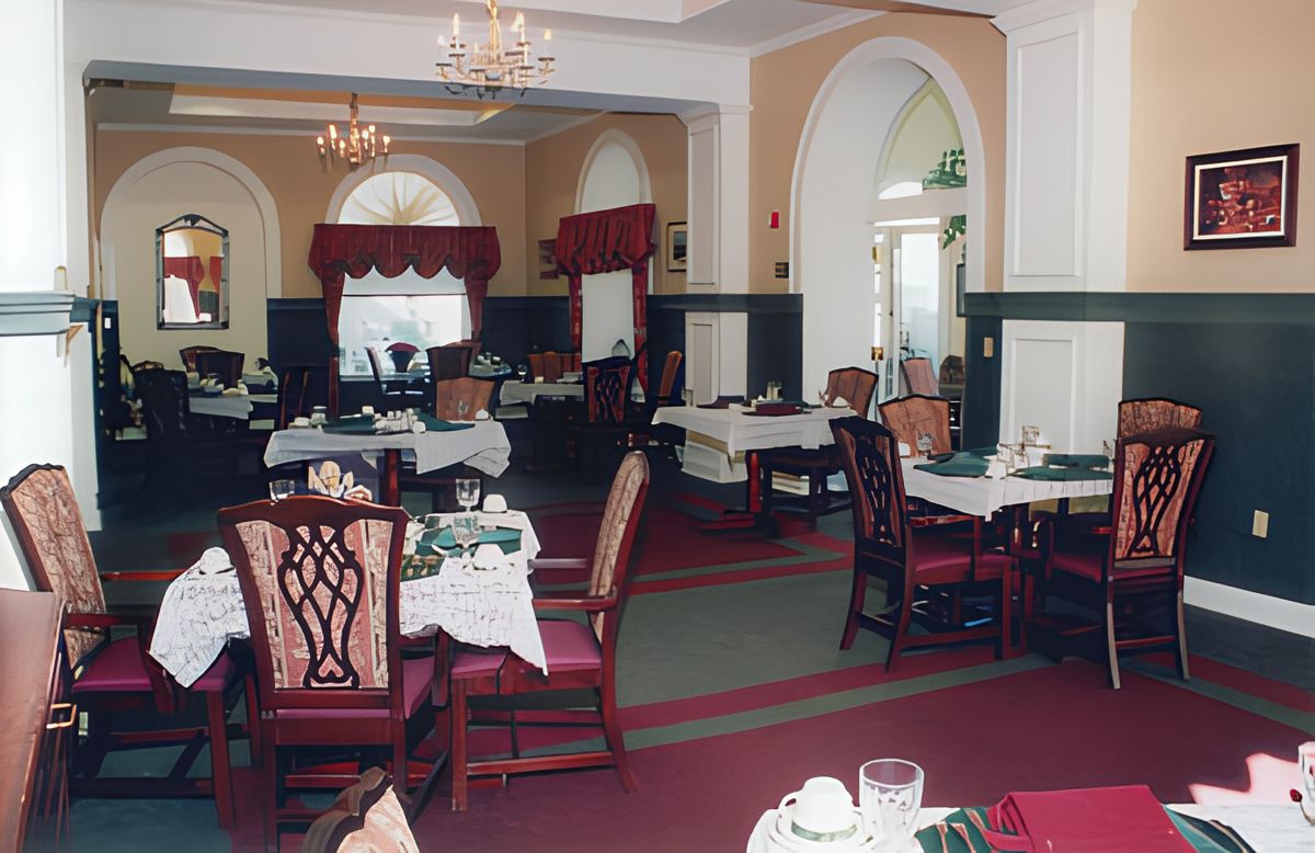 Elmwood Assisted Living at the Shawhan 2