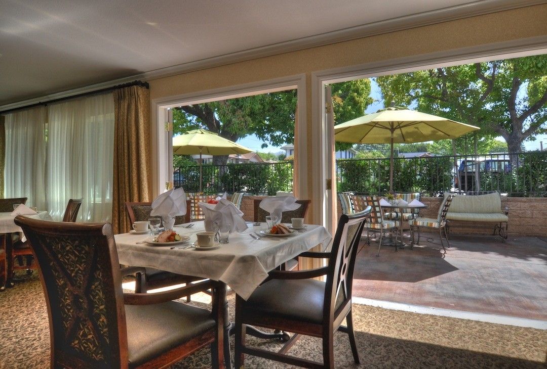 Restaurant Style Dining
