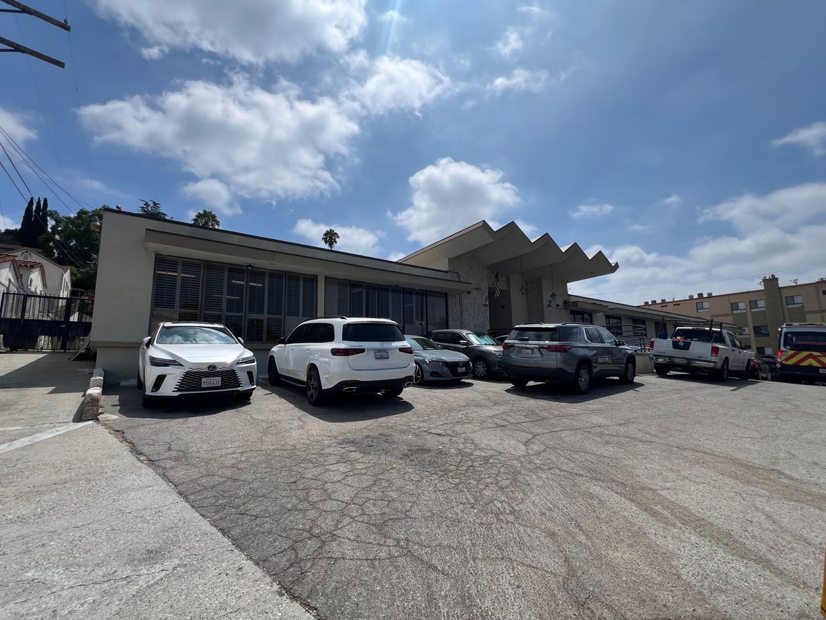 Los Feliz Healthcare & Wellness Centre 4