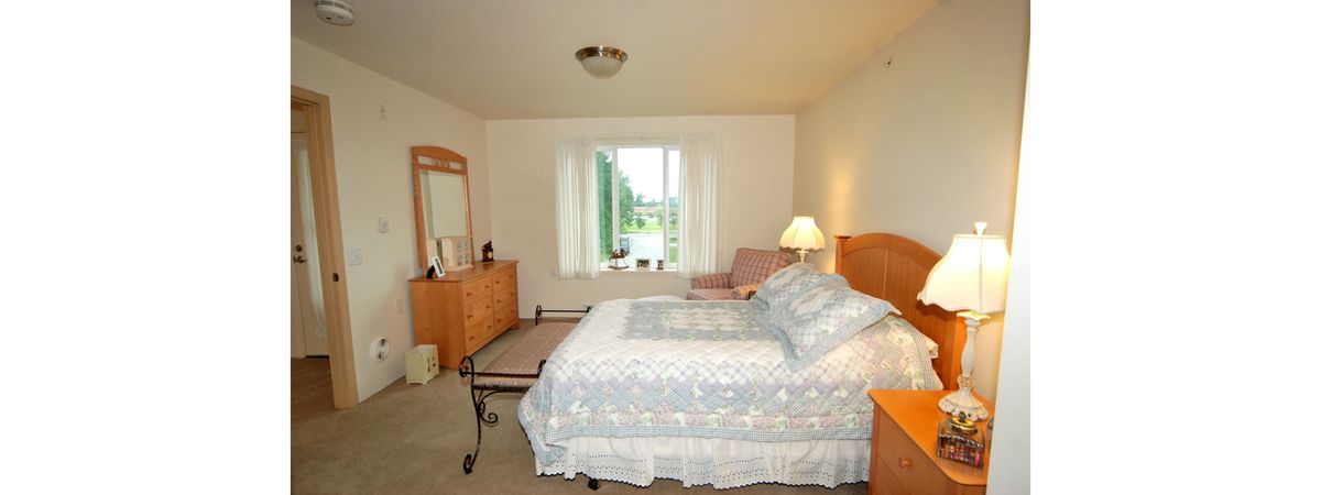 Colonial Harbor Gracious Retirement Living 2