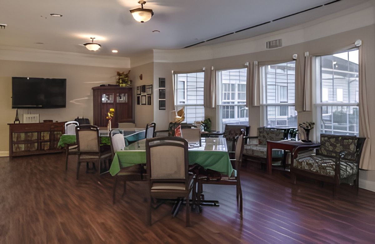 Charter Senior Living Of Paris 2