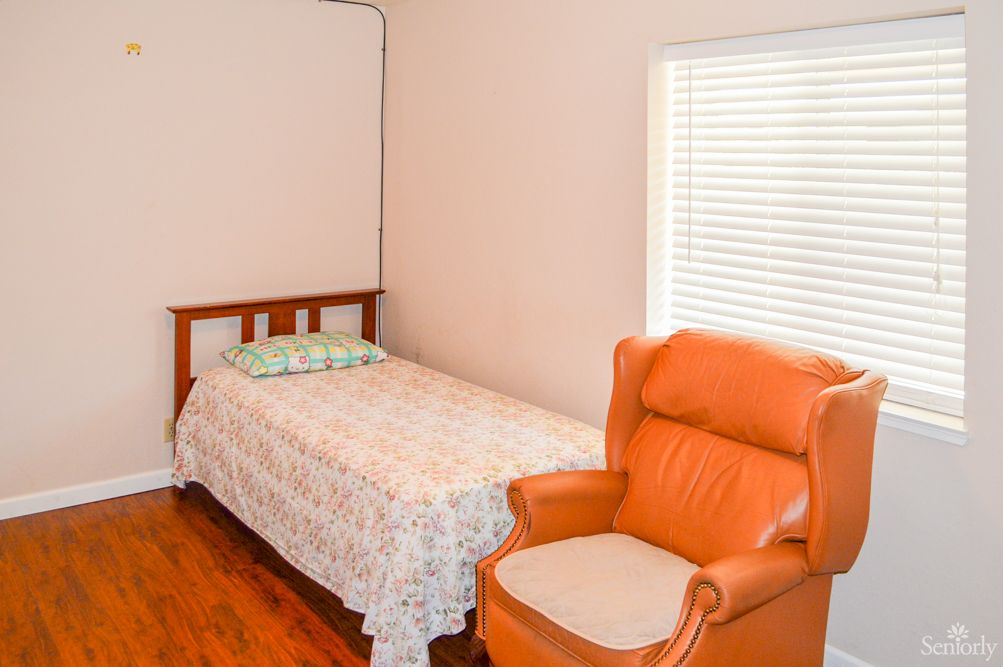 The Elderly Inn I 1