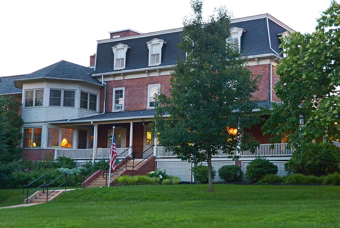Friends Home In Kennett 1