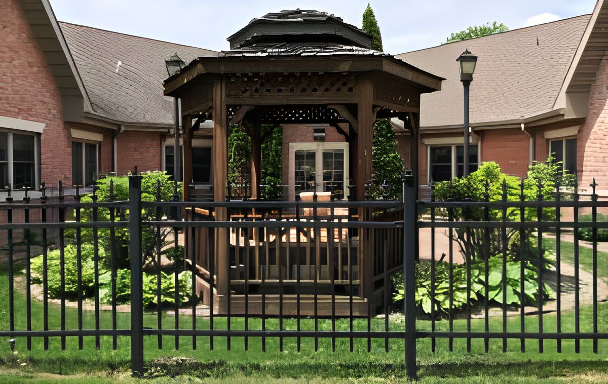Courtyard Village Of Kewanee 4