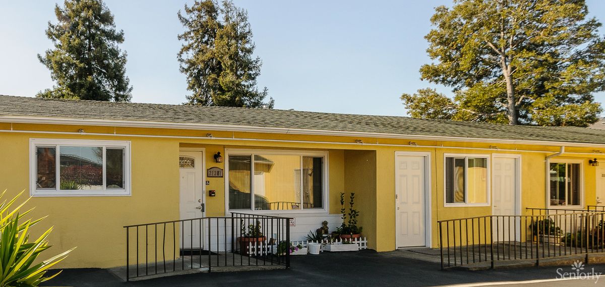 Blossom Garden Senior Home 4
