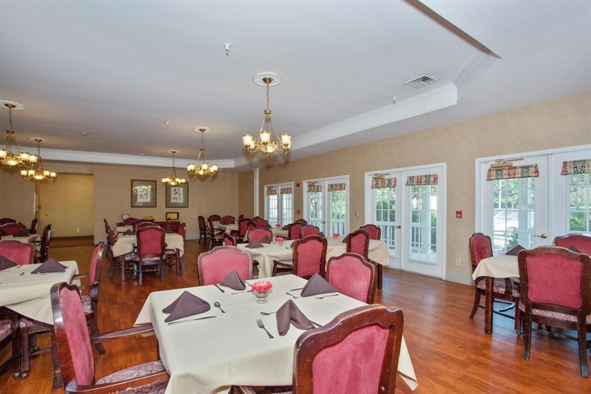 The Neighborhood at Decatur 4