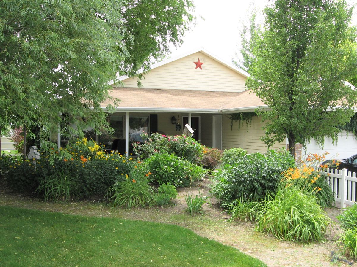 Brightwork Living - The Villa on Canyon Road 1