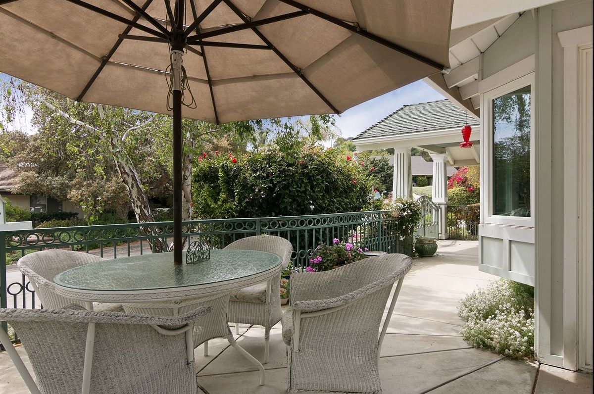 Cottage Inn 2