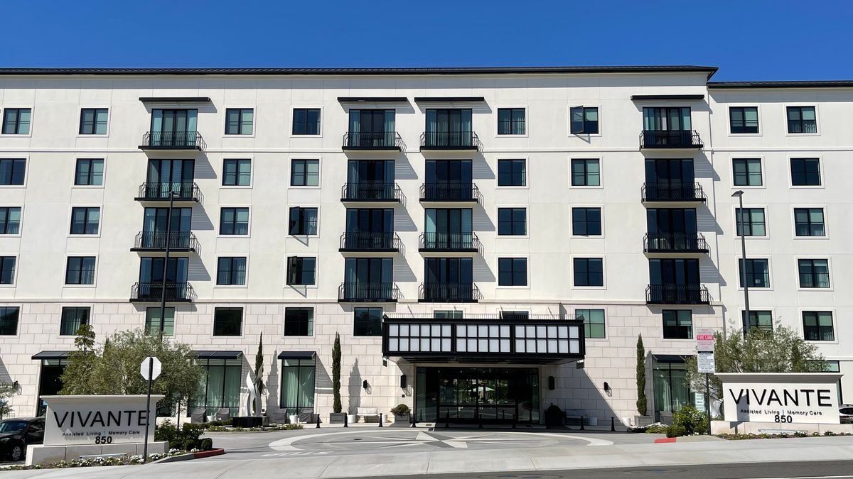 Vivante Newport Center 1