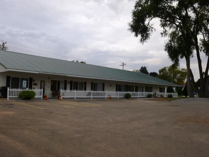Country Terrace Appleton 1