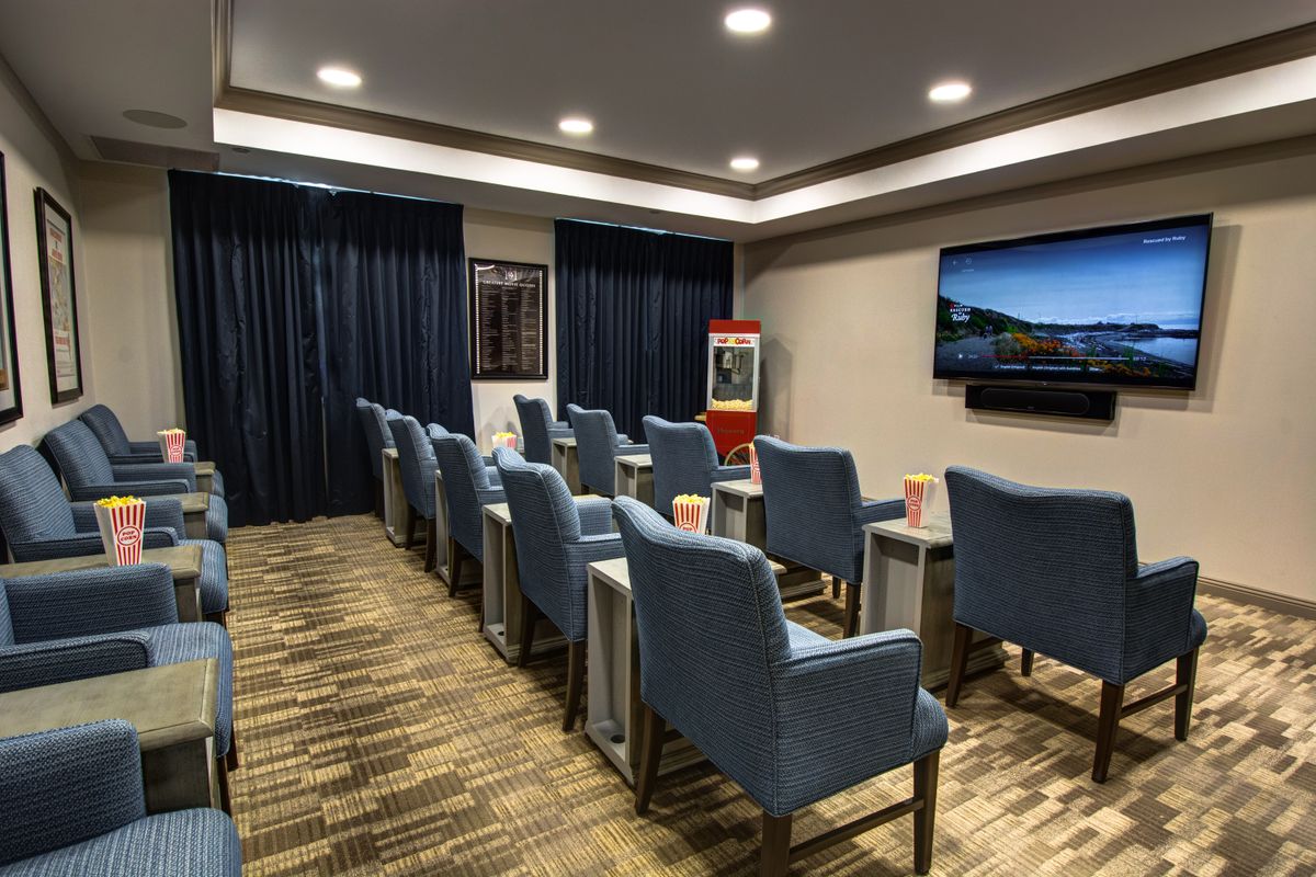 Burr Ridge Senior Living (UPDATED) - Get Pricing, See 41 Photos & See ...