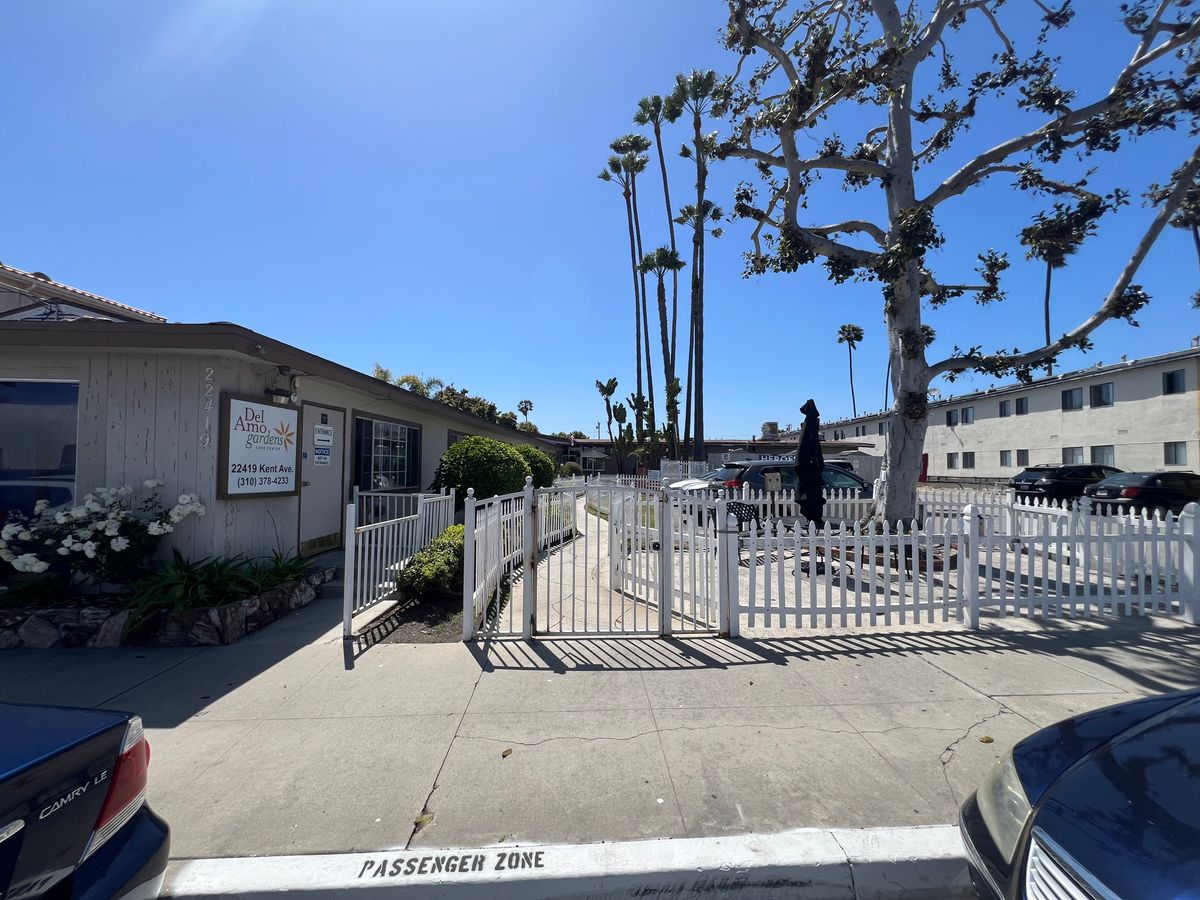 Del Amo Gardens Convalescent 3