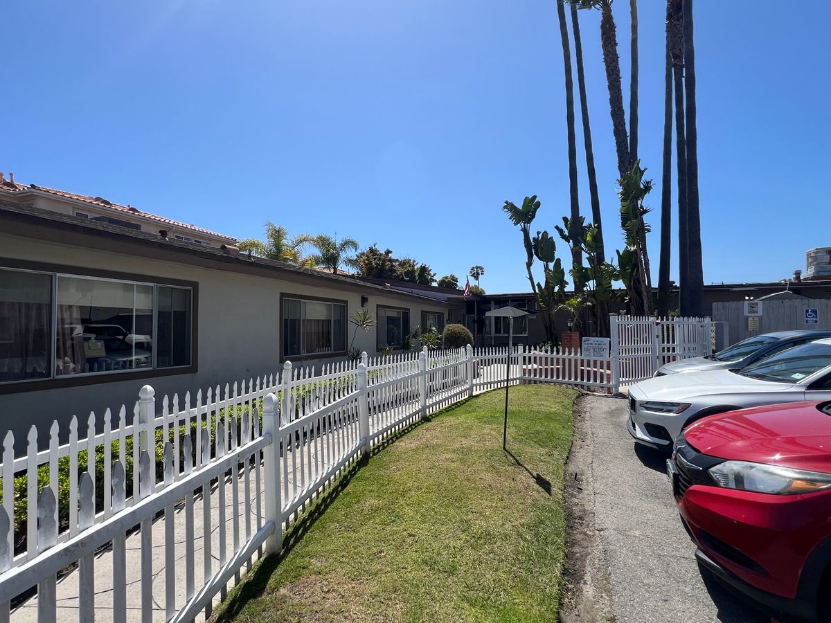 Del Amo Gardens Convalescent 1