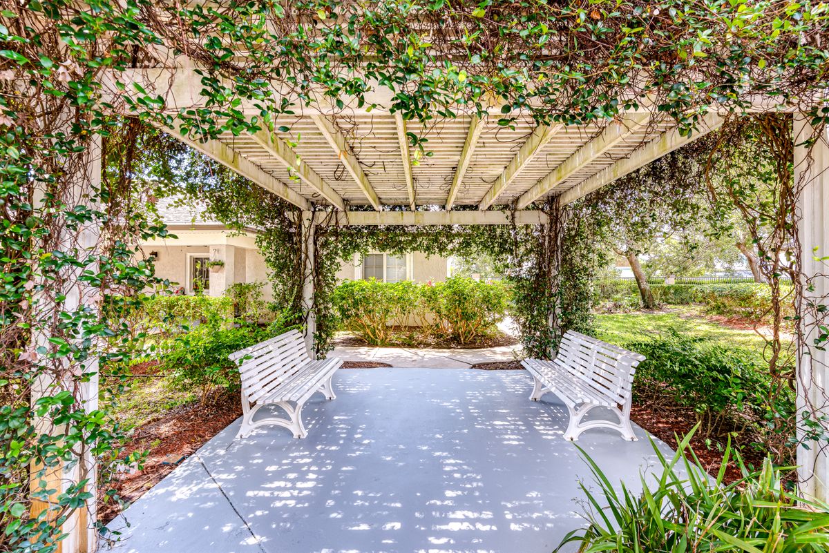 Cottages at Palm Beach 3