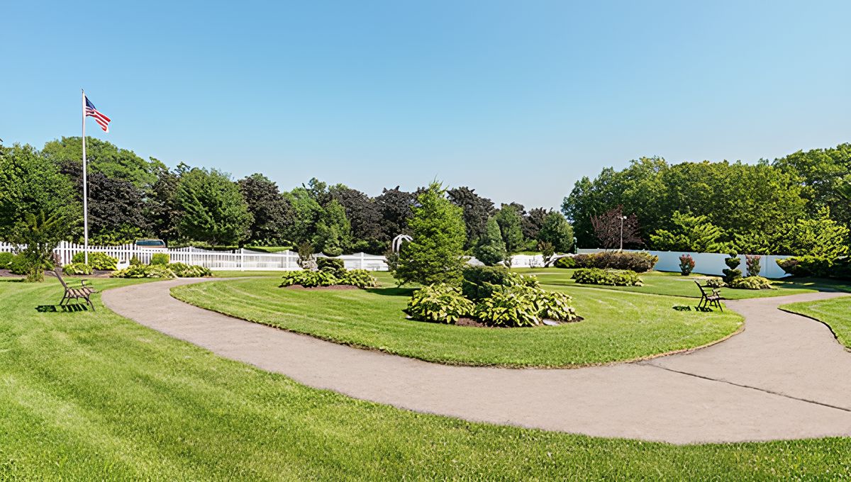 The Arbors At Hauppauge 4