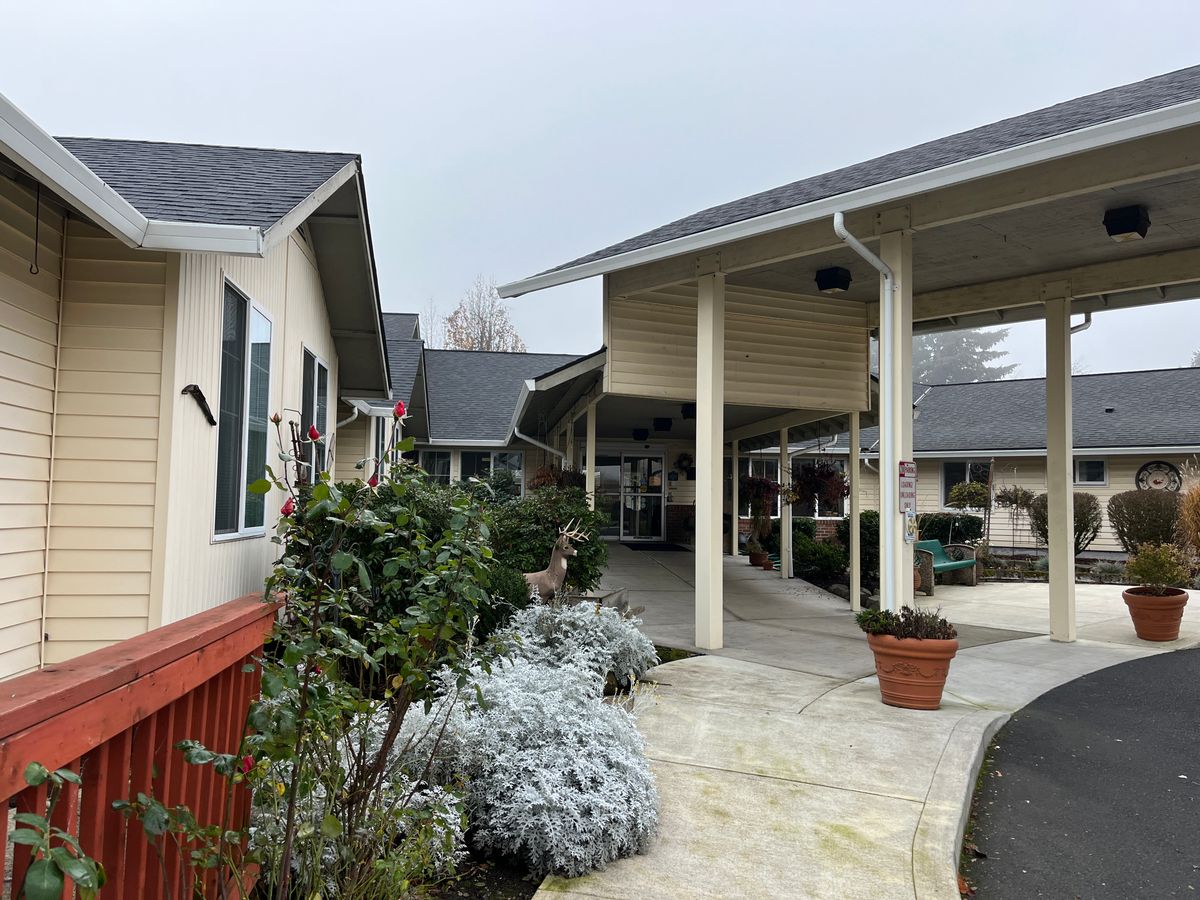 Meadows Courtyard 4