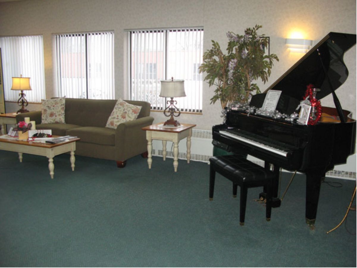 Manor Hills 4
