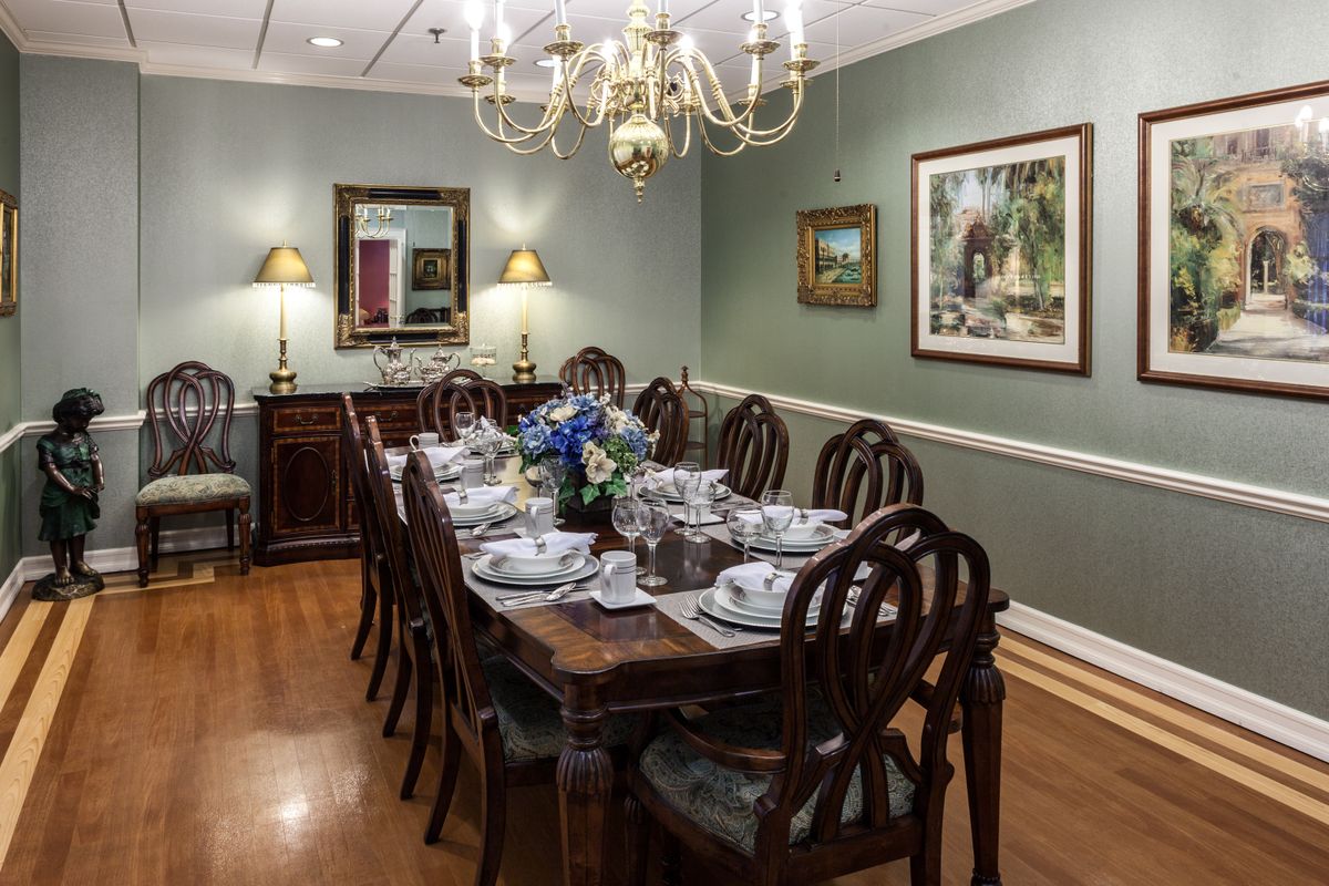 The Regency At Glen Cove 4