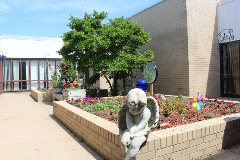 Beardstown Health & Rehab Center 4