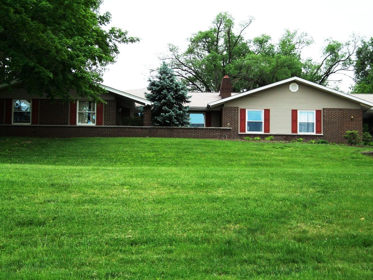 Dolan Memory Care Home at Frontier 4