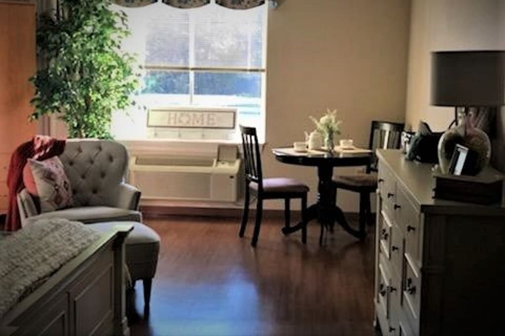 The Memory Care at Bristol 1