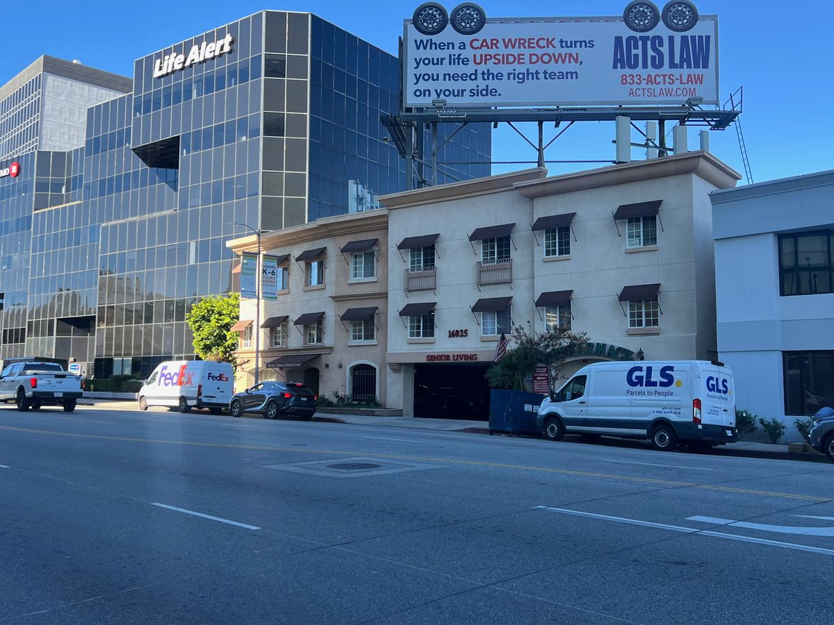 Encino Terrace Senior Living 4