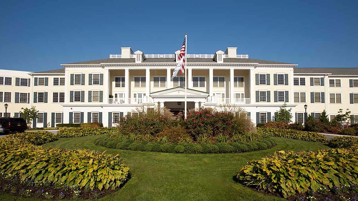 Atria On Roslyn Harbor 1
