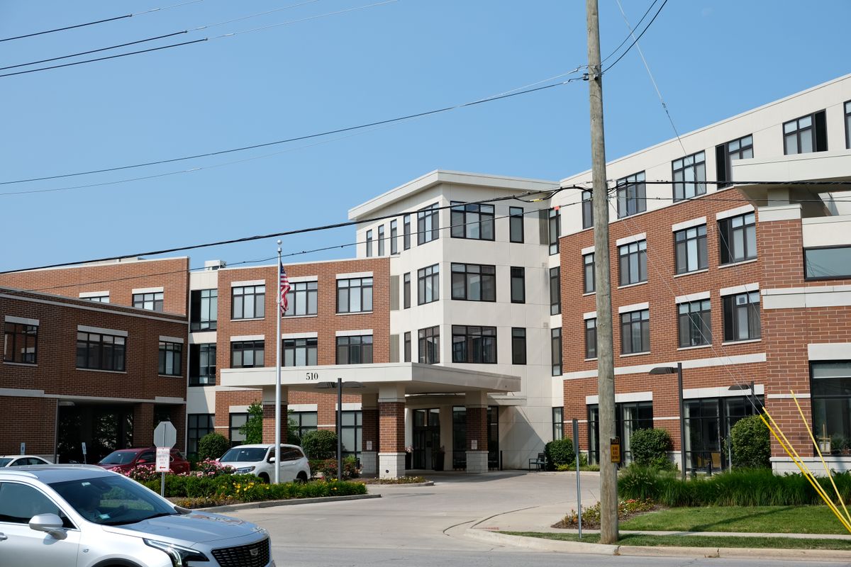 The Sheridan at Park Ridge, Image 1