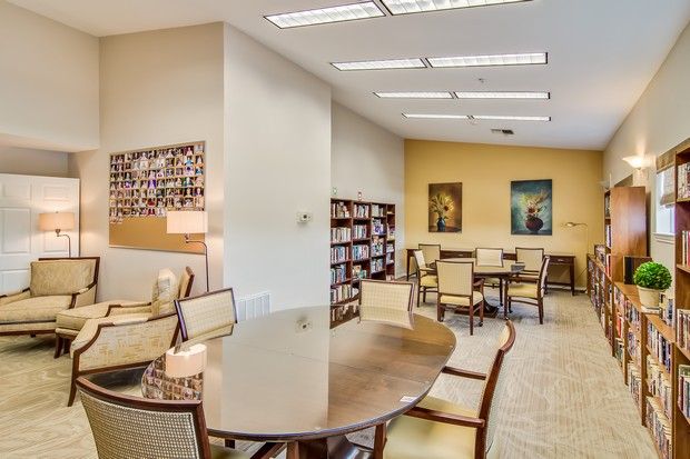 The Waterford On Huebner 3