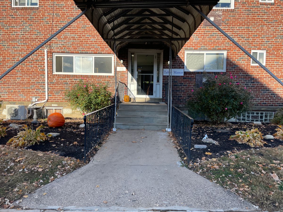 Tabor Manor 4