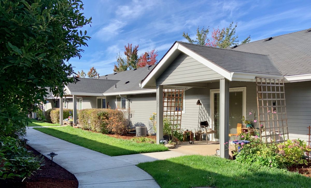 Magnolia Gardens Senior Living and Memory Care 1