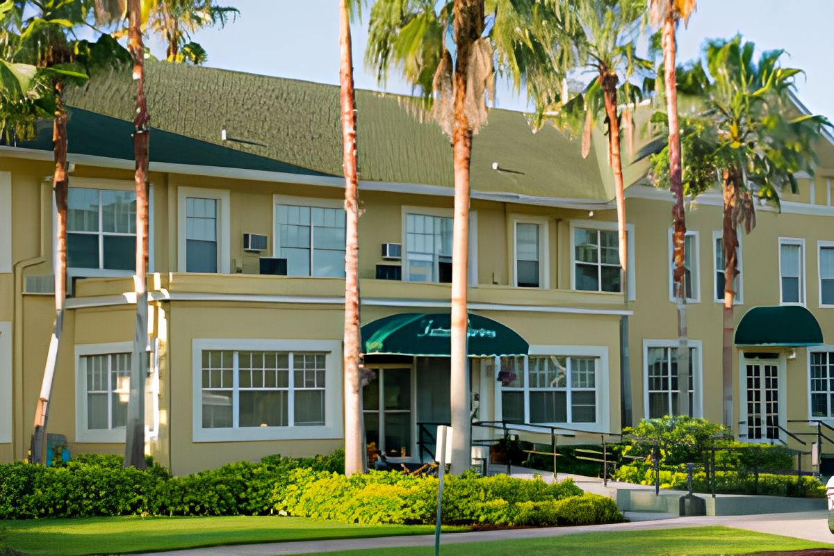 The Gardens of Lake Alfred 1