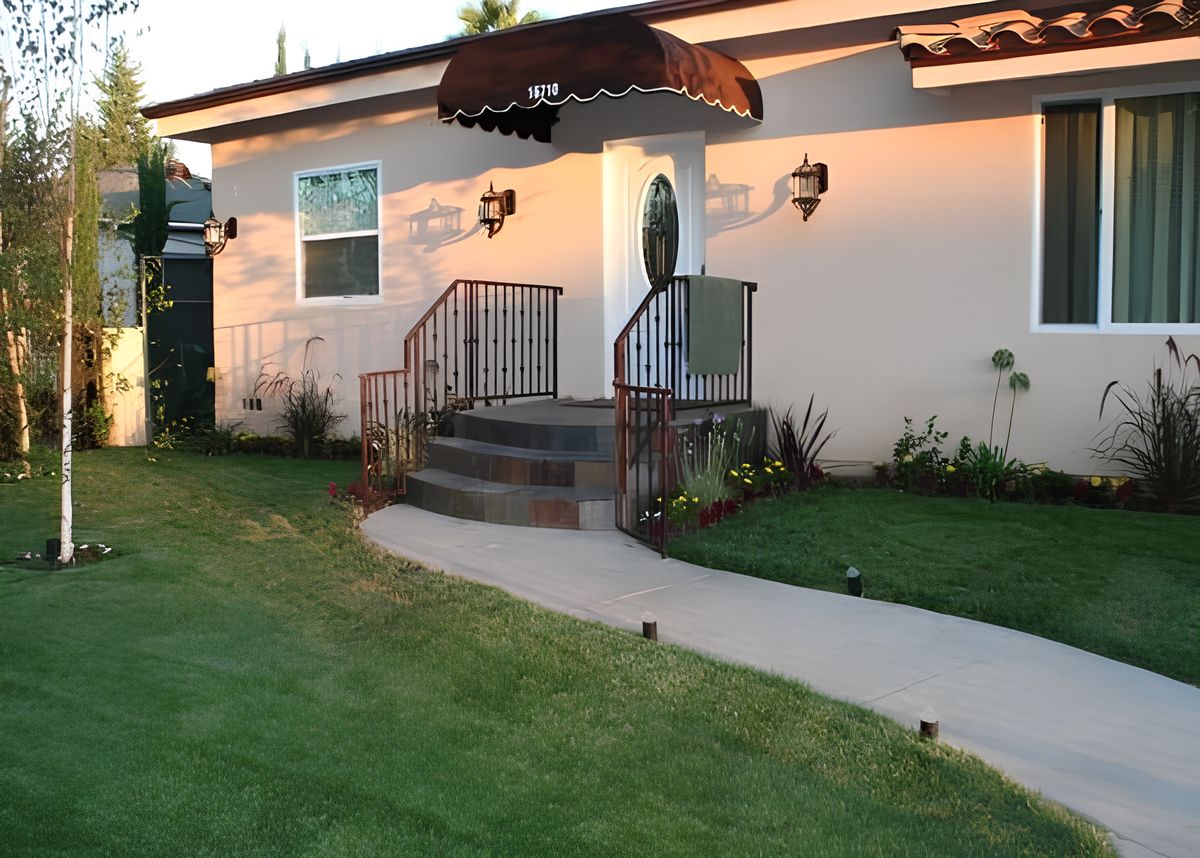 Elegant Senior Living Encino 4