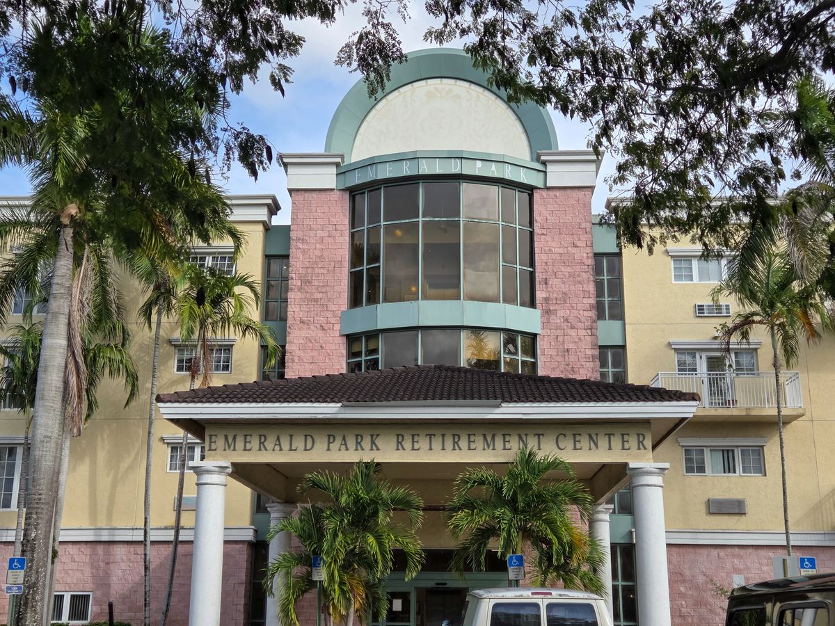 Emerald Park of Hollywood 4