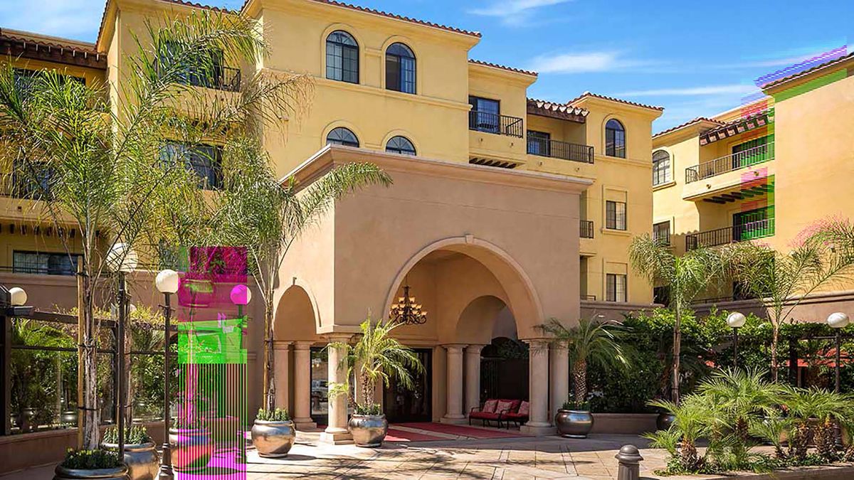 Atria Tarzana 1