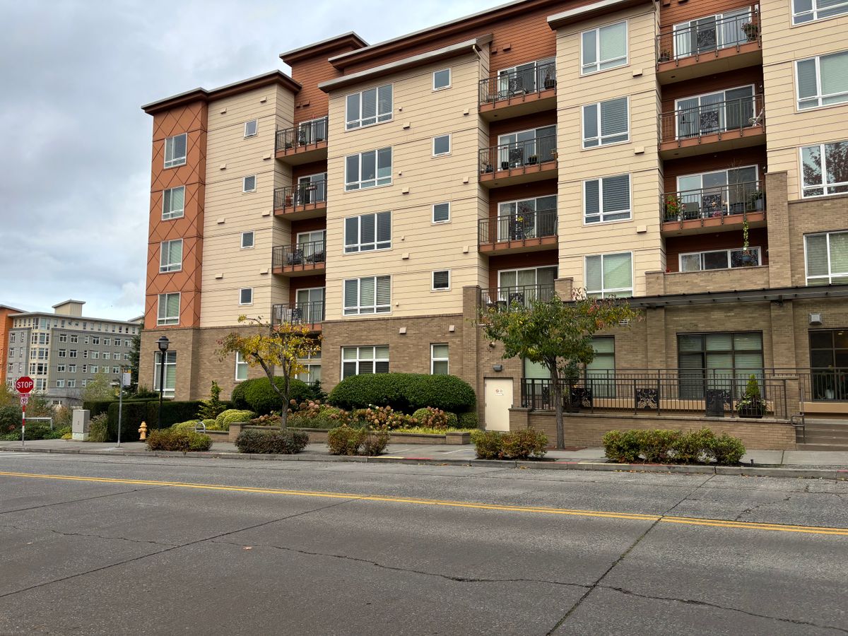 Aljoya Thornton Place 2