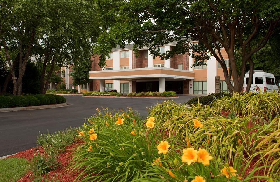 Commonwealth Senior Living at the Devonshire 2