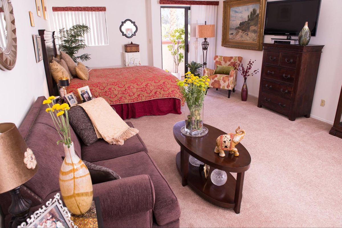 Hillcrest Royale 2