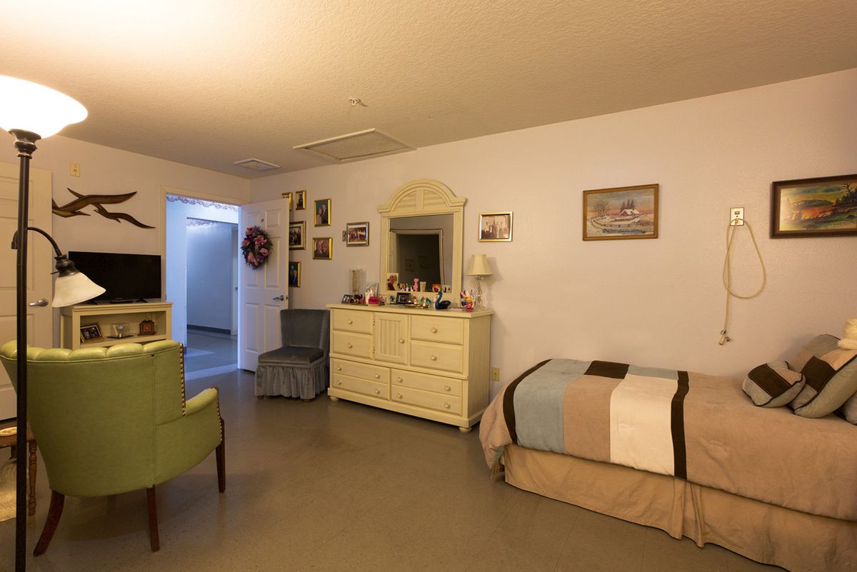 Jennifer Gardens 4