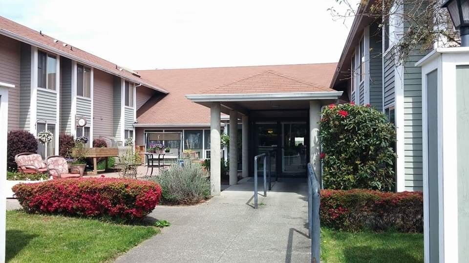 Cypress Gardens Retirement Center 3