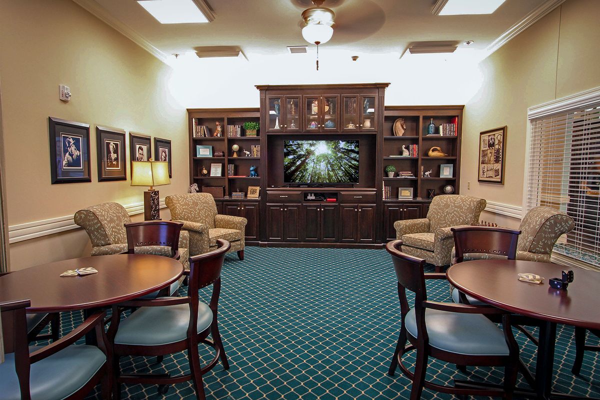 Benton House Of Raymore 2