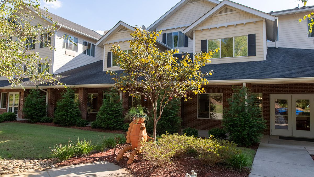 Holiday Crescent Heights 2