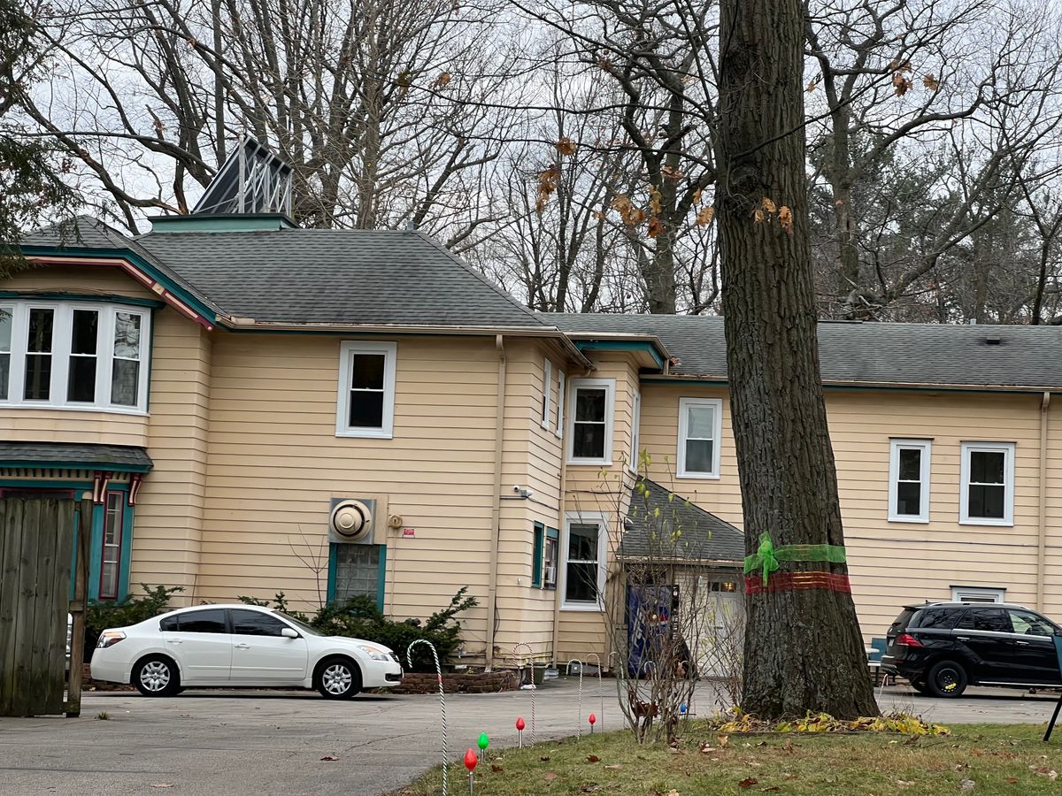 Tall Oaks Of West Allis 1