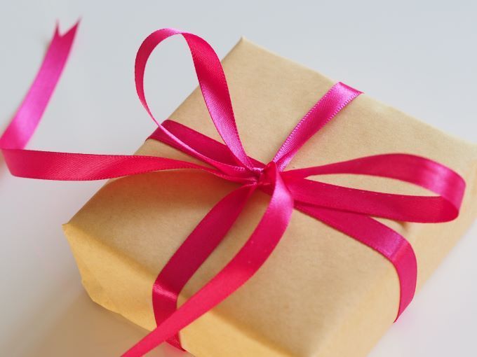 package-with-bow