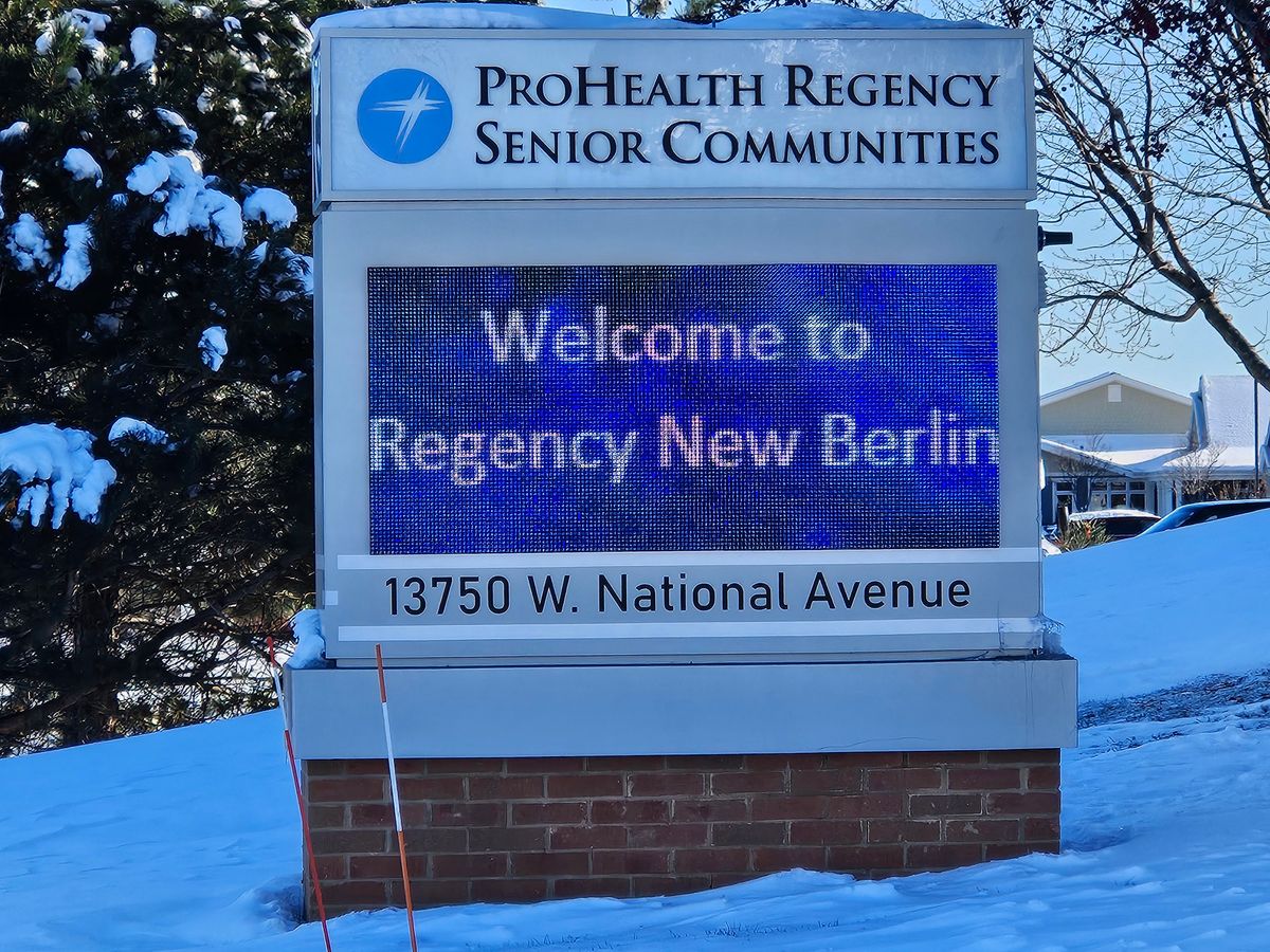 Regency New Berlin 4